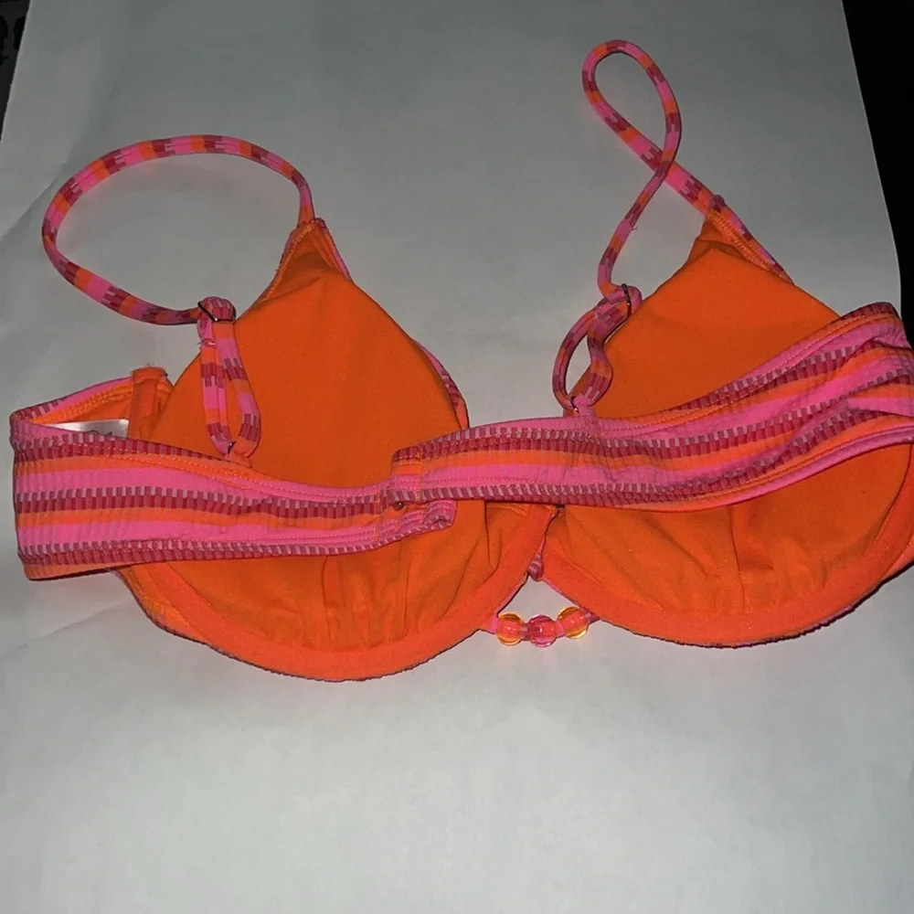 Women's Textured Underwire Bikini Top with Bead Detail - Wild Fable XL.  NWOT.